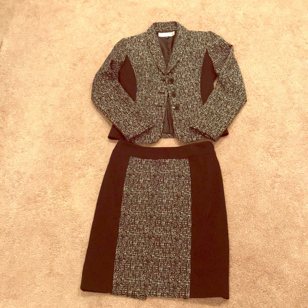 Tahari two piece skirt set